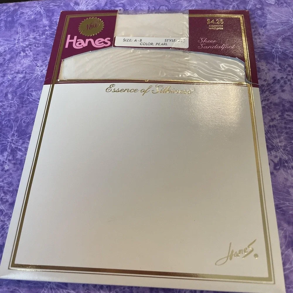 Hanes Size A-B Silk Reflections Pantyhose Pearl Sheer‎ Sandalfoot Vintage NEW